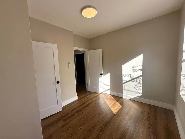 Building Photo - 18 Reed St