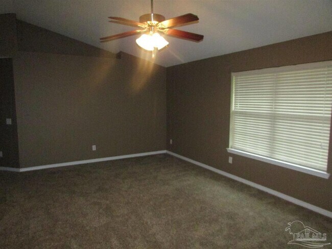 Building Photo - 396 Tree Swallow Dr