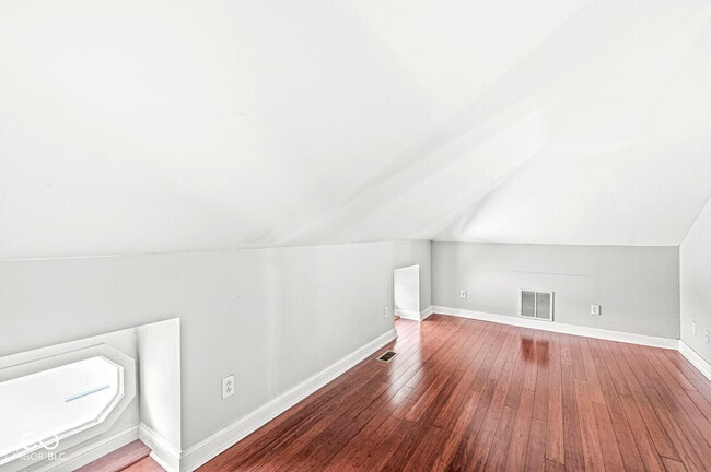 Building Photo - 331 N East St