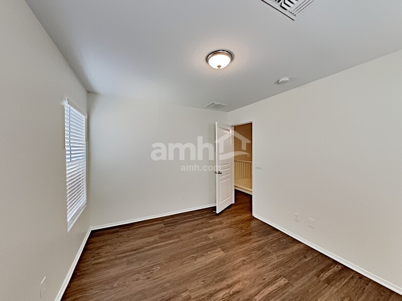 Building Photo - 3740 E Morenci Rd