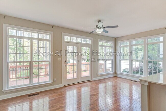 Building Photo - 2041 Jadewood Dr