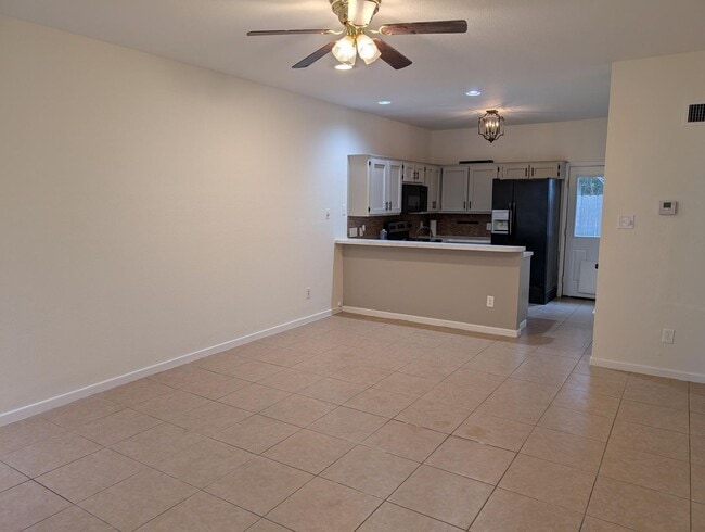 Building Photo - 2 Bed / 1 Bath Condo Near TXST & Downtown Square – W/D Included!