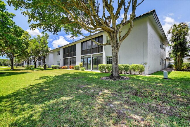 Building Photo - 11570 Briarwood Cir