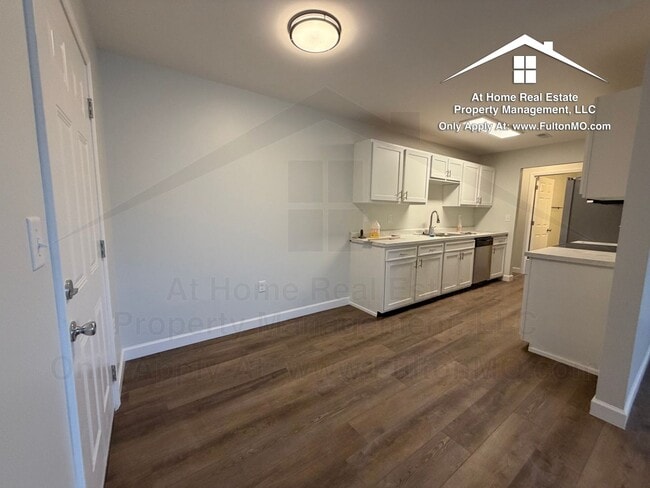 Building Photo - King Street 128-130 Duplex