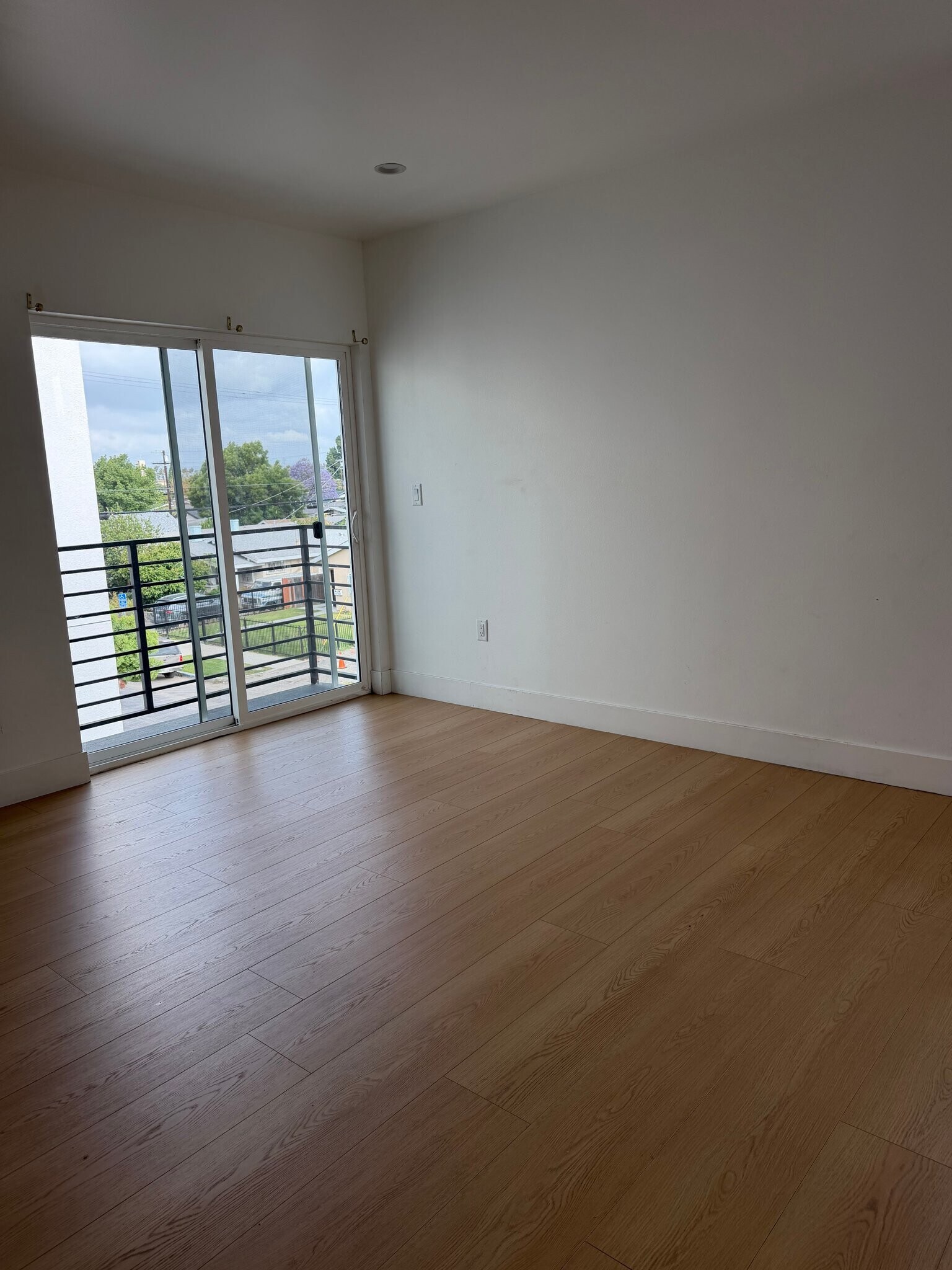 Building Photo - 1400 57th St