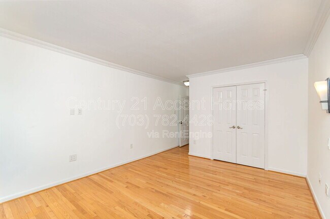 Building Photo - 3701 S George Mason Dr