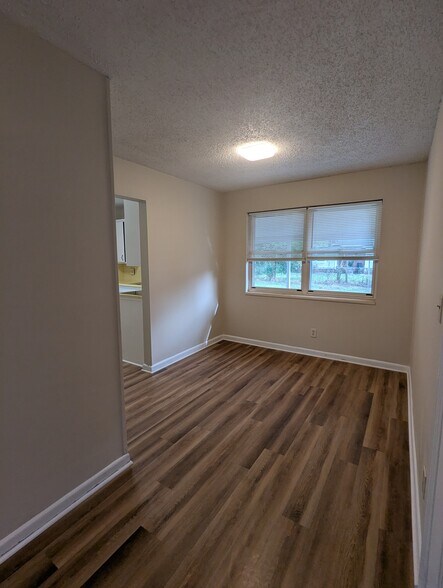 Building Photo - 6522 Bartholf Ave