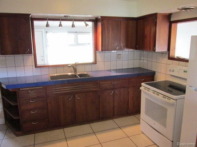 Building Photo - 40 Regents Blvd