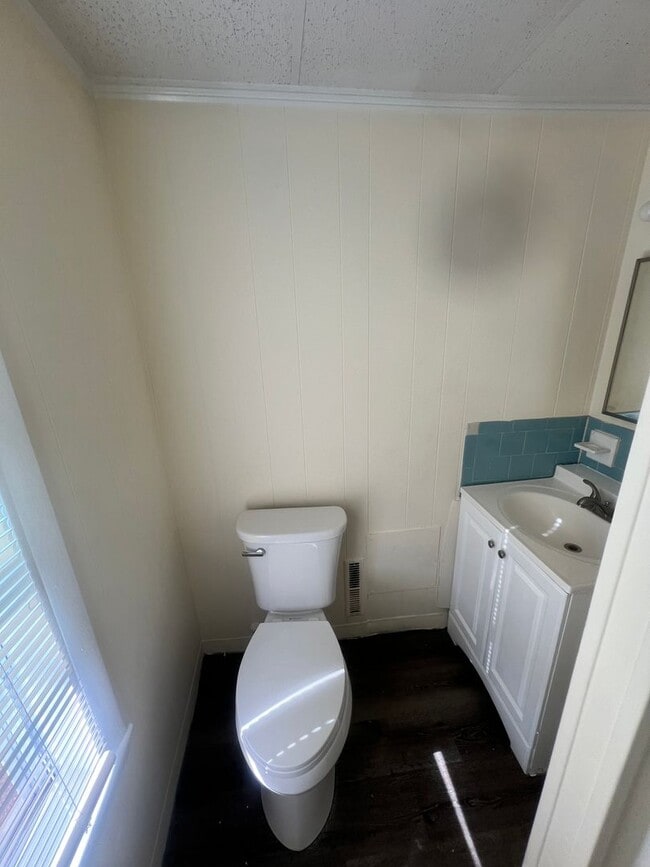 Interior Photo - GRANT COMPLEX FRAMINGHAM MA LLC