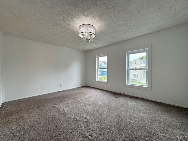Building Photo - 318 W Hoard St