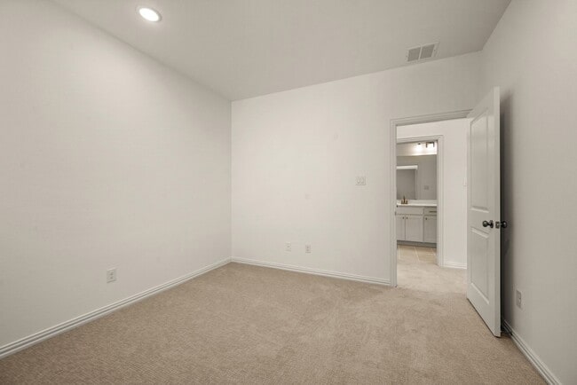 Building Photo - 8936 Magnet Dr