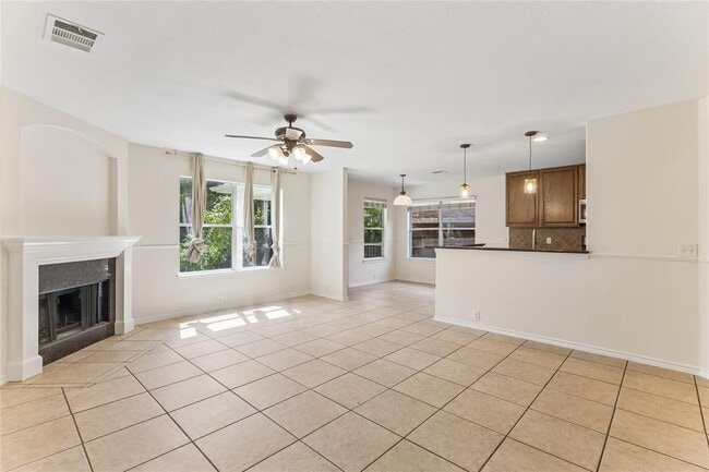 Building Photo - 2372 Paradise Ridge Dr