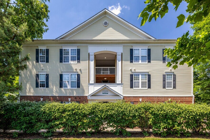 Building Photo - 42421 Rockrose Sq
