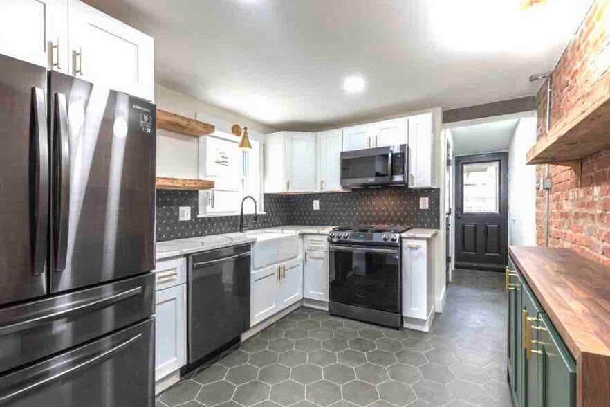 Building Photo - 2229 Ritter St