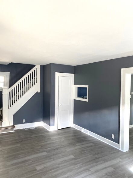 Primary Photo - 411 Newman St