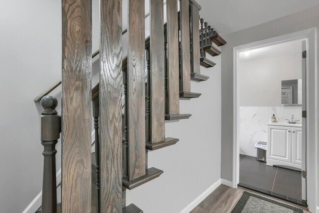 Building Photo - 763 Route 9W-SI ID1466556P