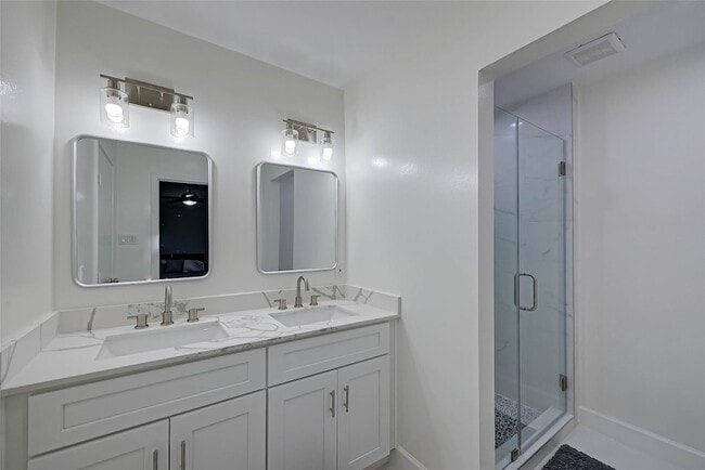 Building Photo - 5522 Caversham Dr