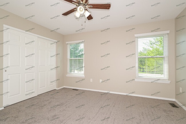 Building Photo - 625 Thornridge Dr