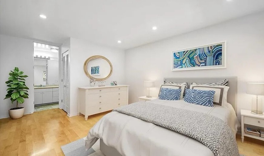 Building Photo - 330 S Barrington Ave