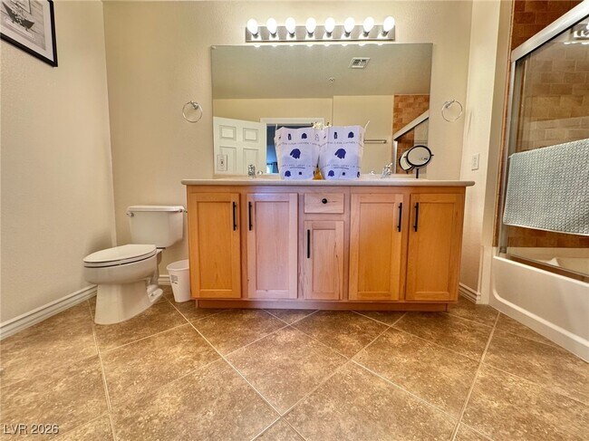 Building Photo - 39 E Agate Ave