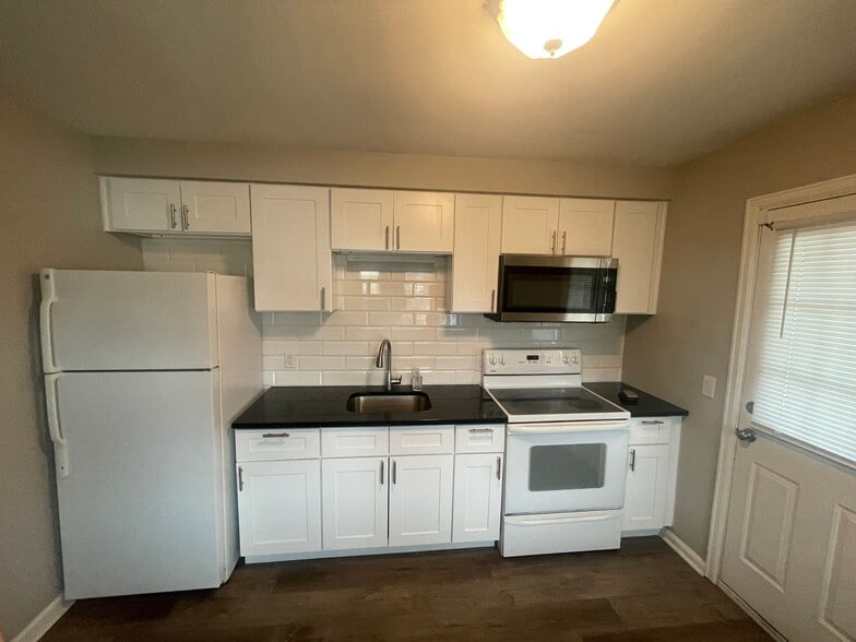 Building Photo - 2188 Michigan