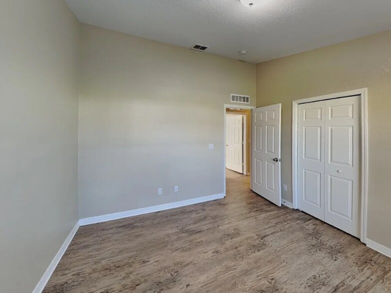 Building Photo - 3835 Springlake Village Ct