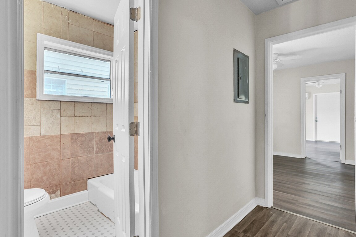 Building Photo - 1013 Carroll St