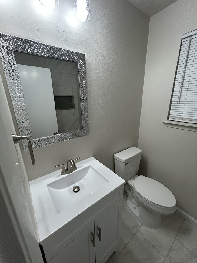 Building Photo - 1623 Denison Dr