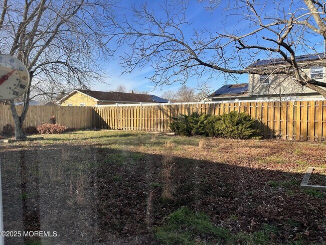 Building Photo - 403 7th St