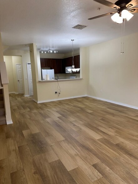 Building Photo - 10642 Regent Square Dr