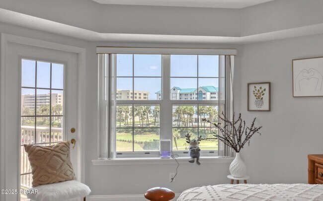 Building Photo - 4670 Links Village Dr