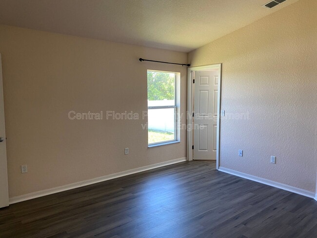 Building Photo - 250 Highland Meadows Ct