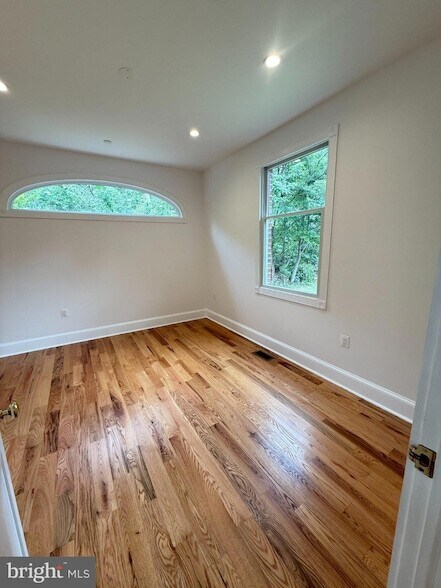 Building Photo - 11325 Wicomico Oaks Pl