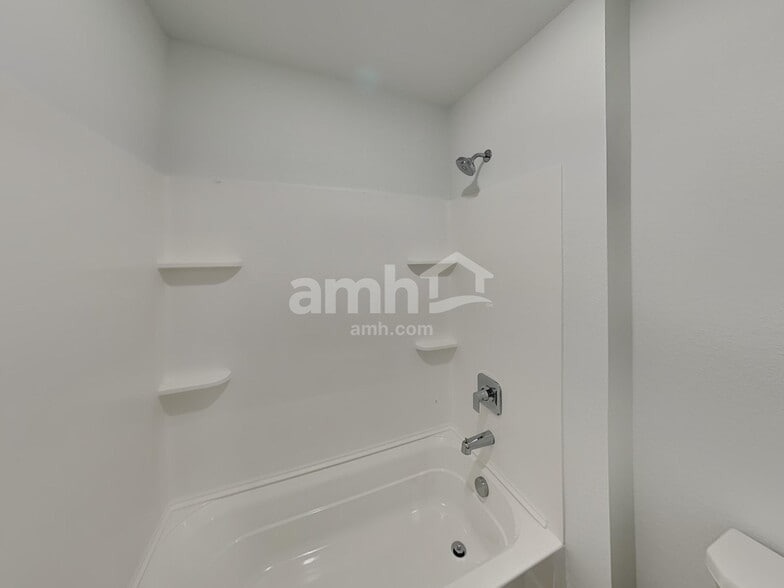 Building Photo - 9070 Henley Ave