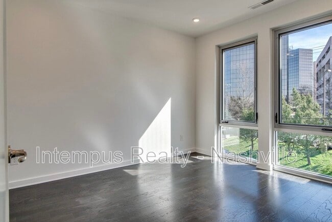 Building Photo - 3116 West End Cir