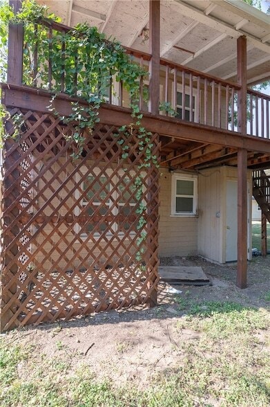 Building Photo - 206 S Sims Ave