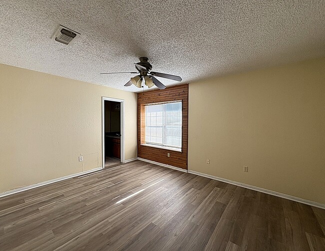 Building Photo - 2309 Whitney Dr