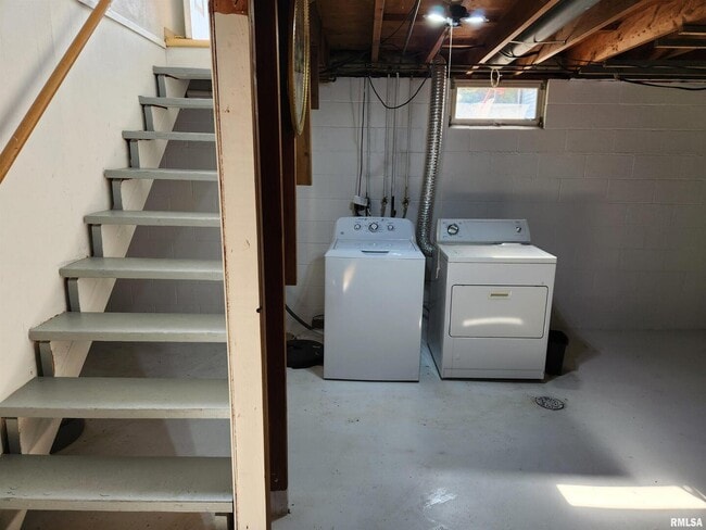 Building Photo - 3235 W 16th St