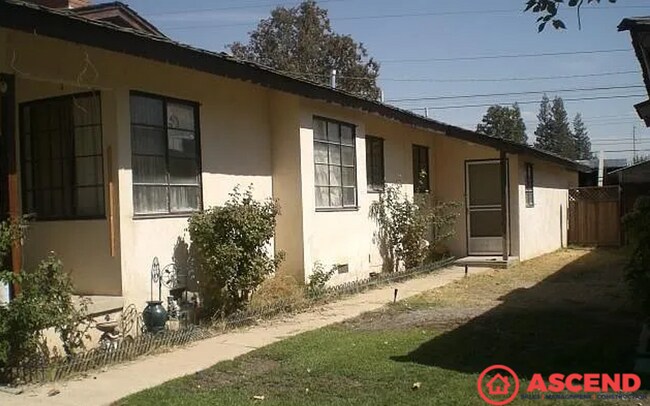 Building Photo - Spacious 4BD/1.5BA Home in Bakersfield's 93308!