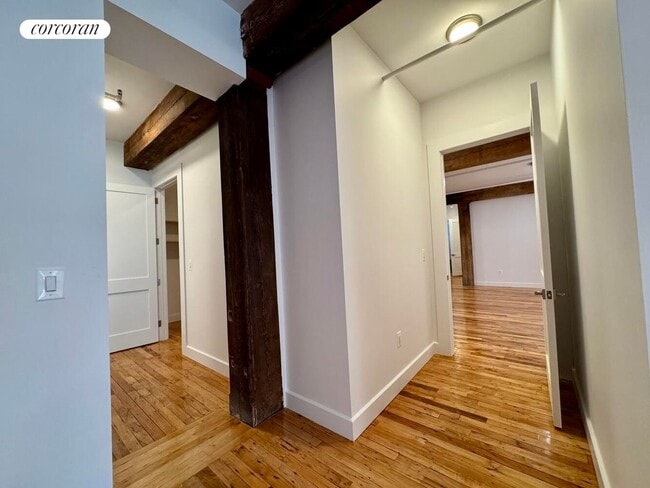 Building Photo - 275 Conover St