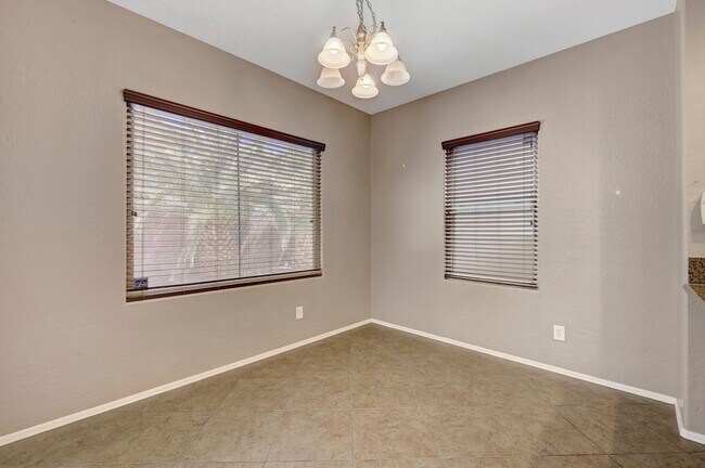 Building Photo - 3 Bedroom in Madeira Canyon!