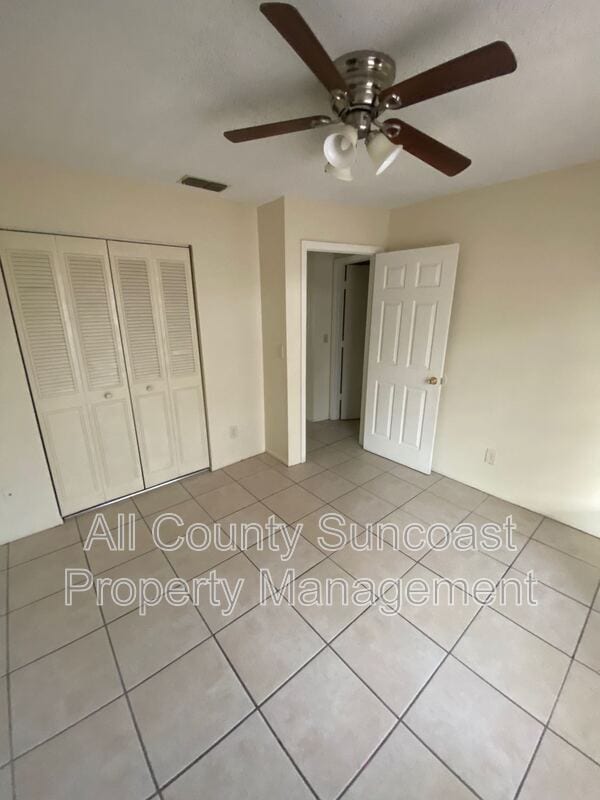 Building Photo - 2578 Surrey Dr