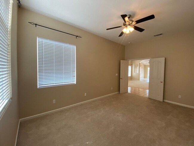 Building Photo - Cozy 3 Bedroom With A Large Den!
