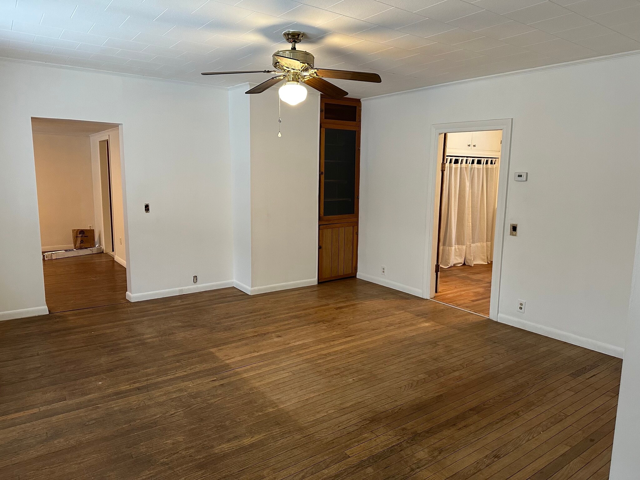 Building Photo - 306 Pleasant St