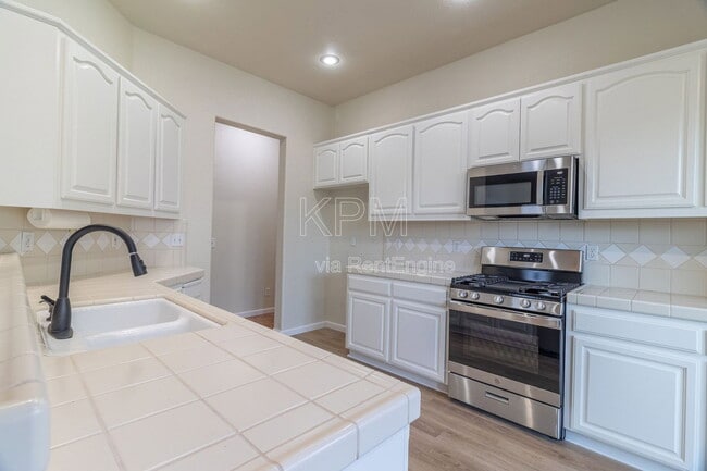 Building Photo - 2609 Magnolia Ct