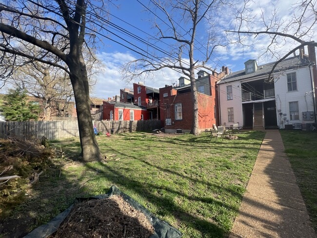 Building Photo - 932-934-934 Russell Blvd