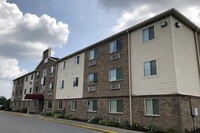 Building Photo - 785 Regina Ln NW