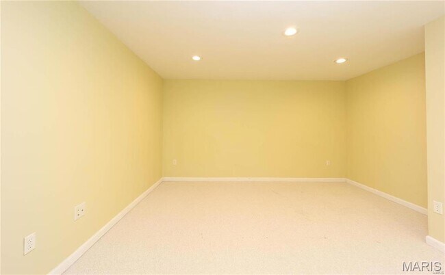 Building Photo - 226 Cheval Square Dr