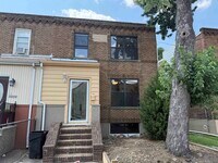 Building Photo - 811 Minnie Pl