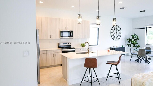 Building Photo - 5868 Agostino Way